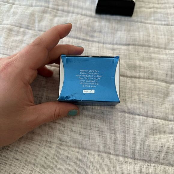 Avon Birthstone Rose Pin February Amethyst NEW In Box Vintage 2004 Retired - Picture 5 of 6